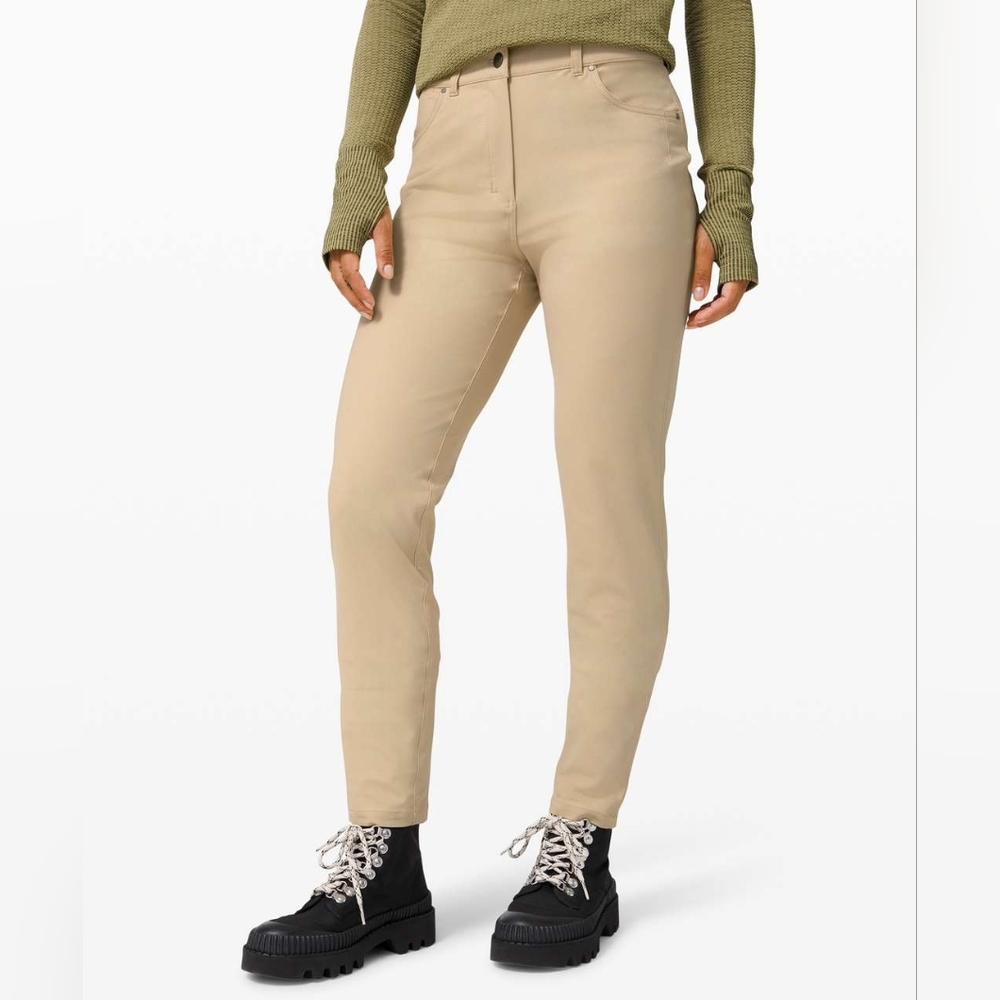 Lululemon City Sleek 5 Pocket 7/8 Pant.